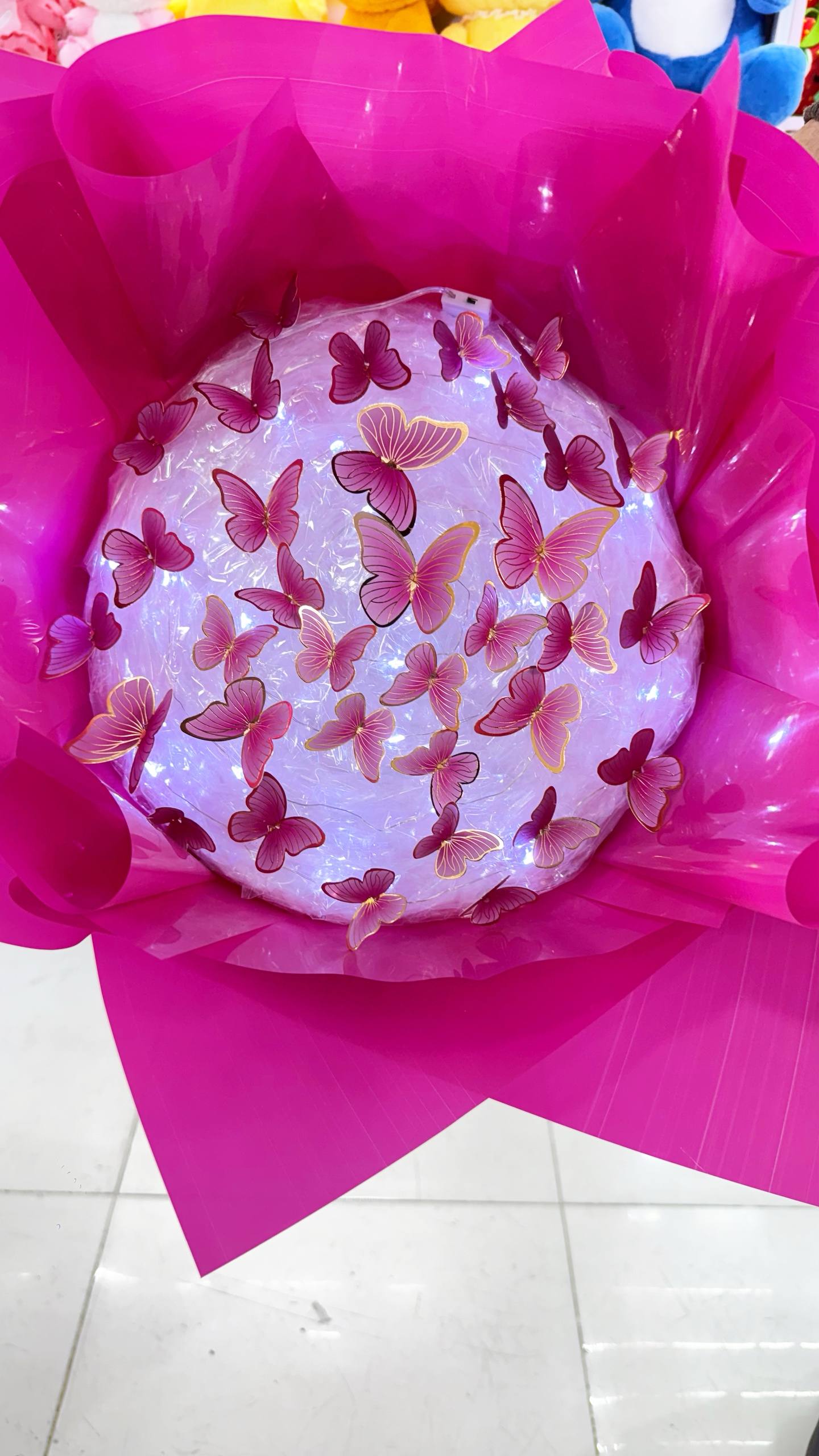 دسته گل پروانه‌ای یک متری سرخابی