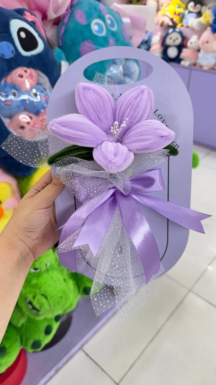 گل لیلیوم مخملی تک‌شاخه‌ای