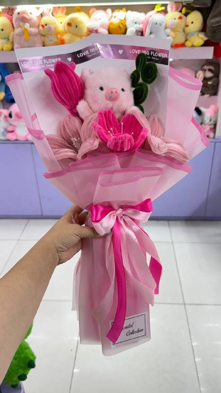 دسته‌گل خوک دماغو با ۵ گل مخملی